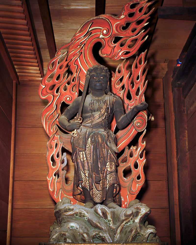 木造不動明王立像（県指定重要文化財）