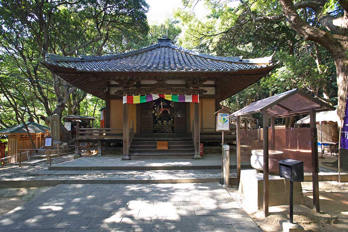 奥の院